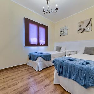 Habitación Familiar con 2 Camas Individuales